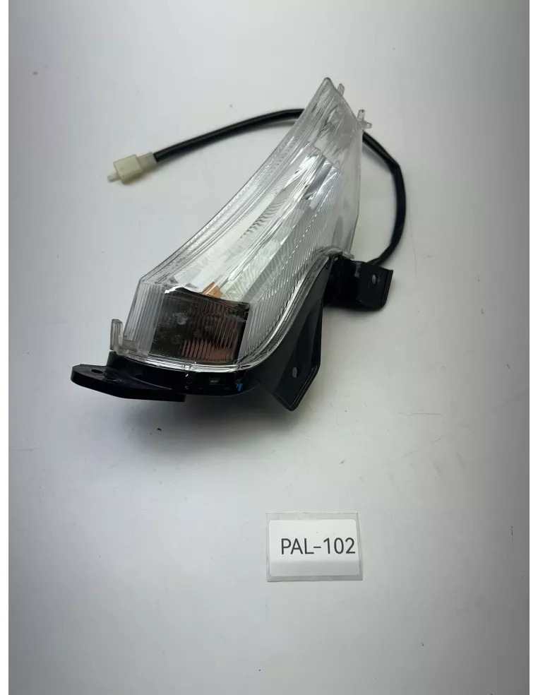 Clignotant avant gauche origine YAMAHA XMAX 125 2018 - 2022 – B74-H3310-00
