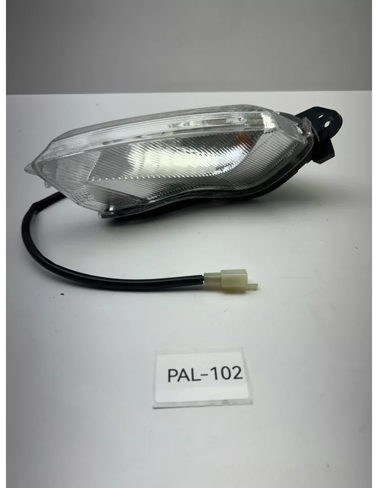 Clignotant avant gauche origine YAMAHA XMAX 125 2018 - 2022 – B74-H3310-00