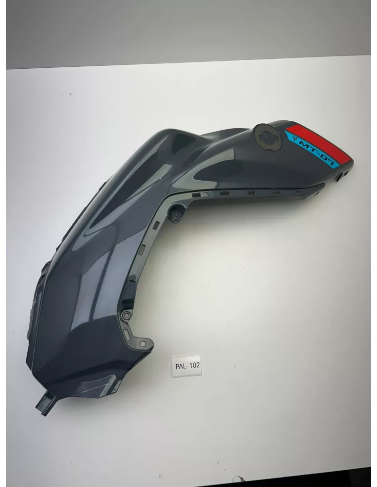 Couvre réservoir droit origine YAMAHA MT 07 2021 - 2024 – BAT-24139-00