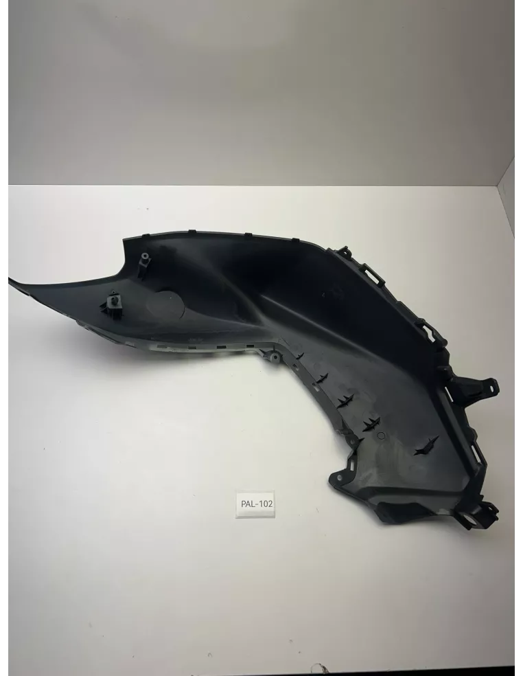 Couvre réservoir droit origine YAMAHA MT 07 2021 - 2024 – BAT-24139-00
