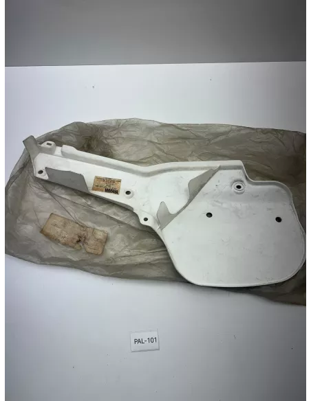 Cache latéral droit origine YAMAHA YZ 125 1983 - 1983 – 24X-21721-10-98