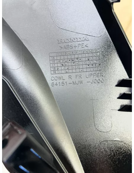 Carénage supérieur avant droit noir HONDA CBR 500 R 2016 - 2018 – 64151-MJW-J000