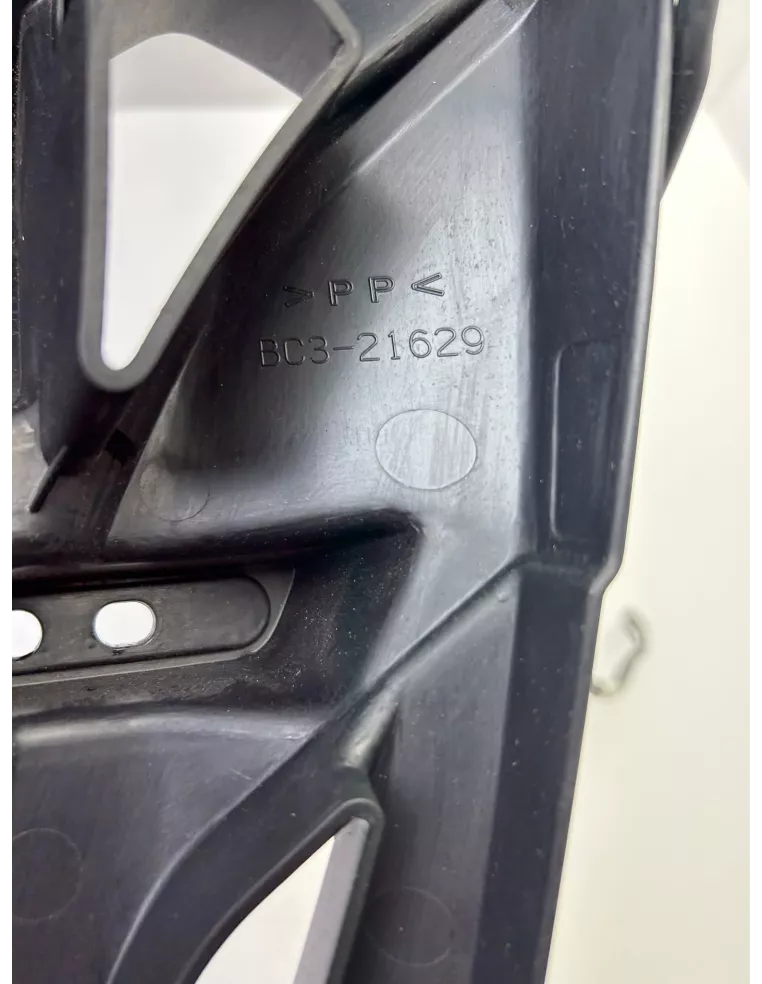 Support de plaque origine YAMAHA 530 TMAX 2017 - 2019 – BC3-21629-00