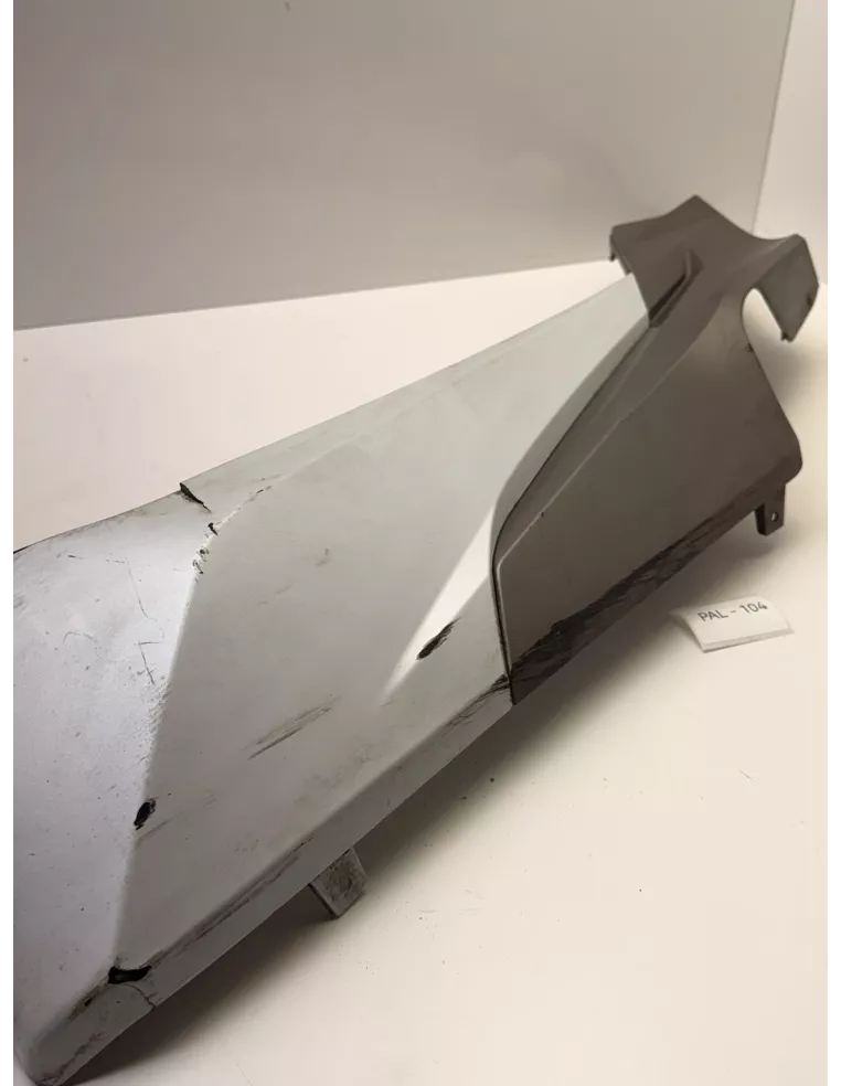 Carénage bas de caisse gauche origine HONDA FORZA 125 2015 - 2018 – 64432-K40-F000