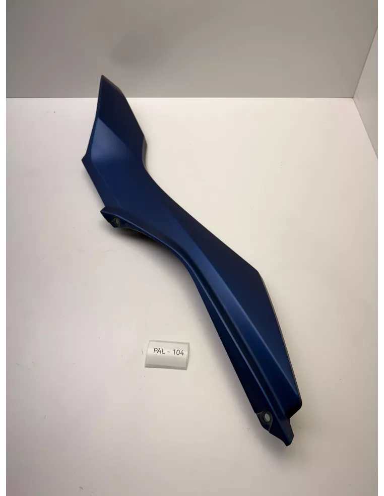 Cache latéral arrière droit origine bleu HONDA FORZA 125 2015 - 2018 – 83520-K40-F000