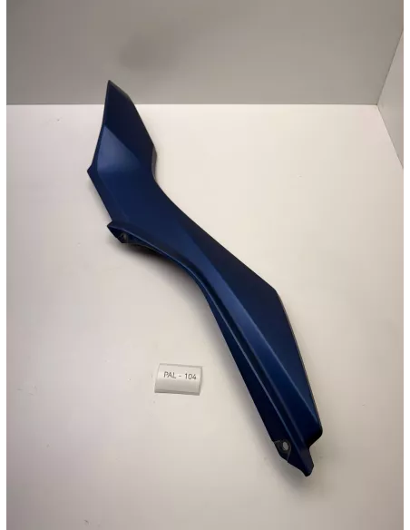 Cache latéral arrière droit origine bleu HONDA FORZA 125 2015 - 2018 – 83520-K40-F000