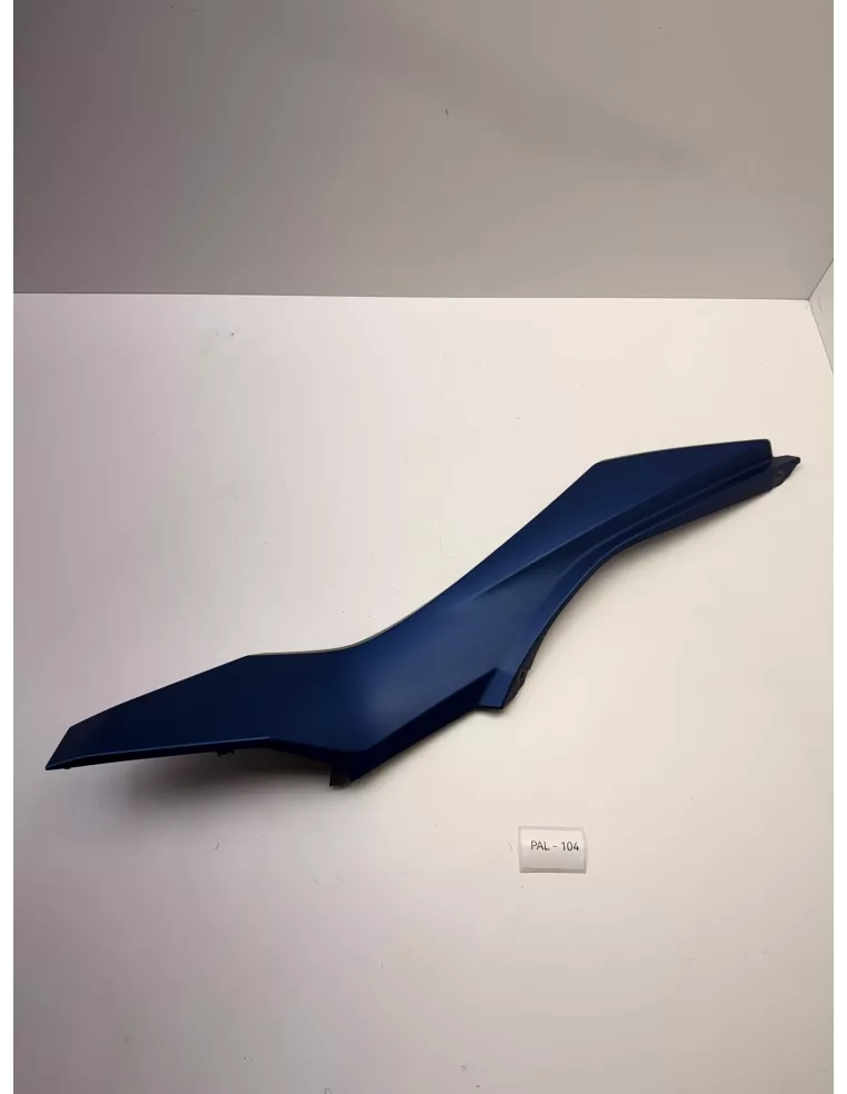 Cache latéral arrière droit origine bleu HONDA FORZA 125 2015 - 2018 – 83520-K40-F000