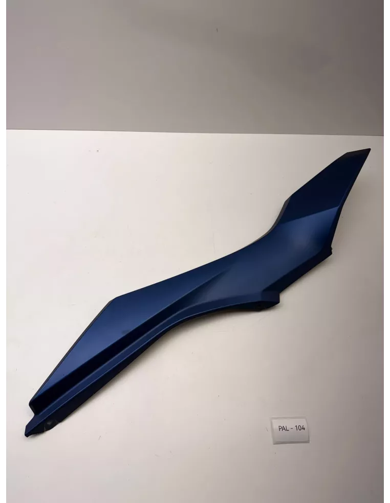 Cache latéral arrière droit origine bleu HONDA FORZA 125 2015 - 2018 – 83520-K40-F000
