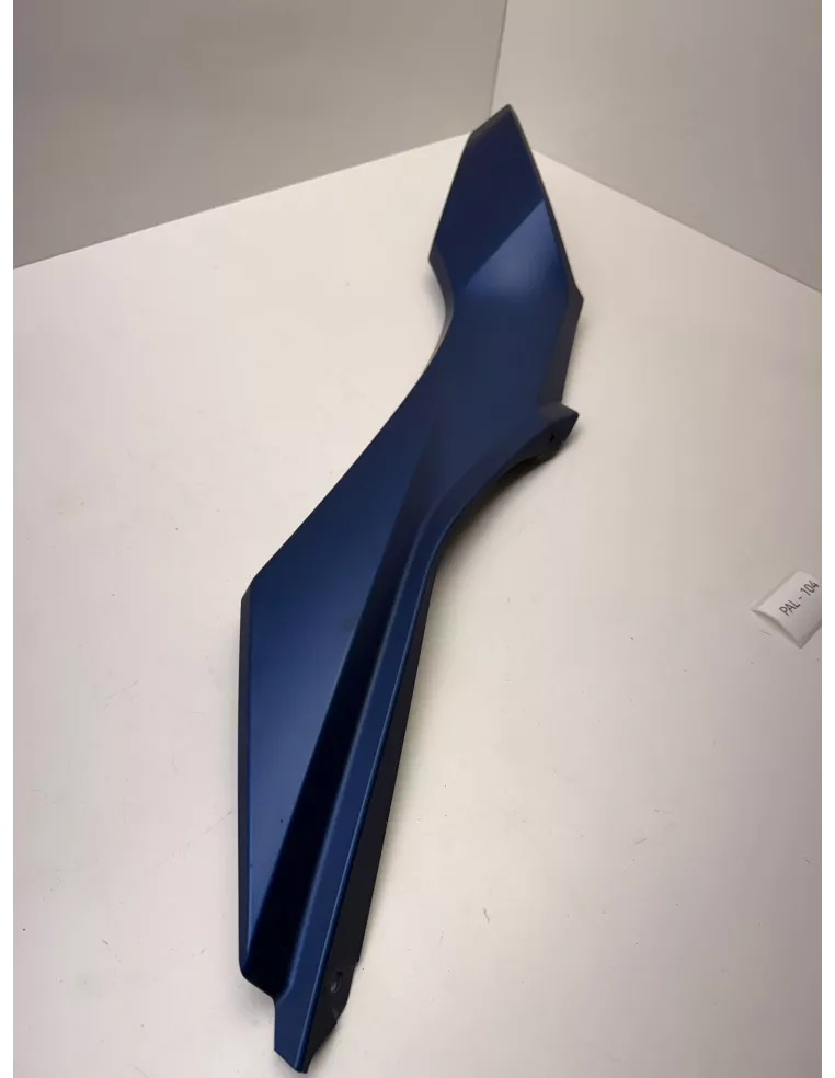 Cache latéral arrière gauche origine bleu HONDA FORZA 125 2015 - 2018 – 83620-K40-F000