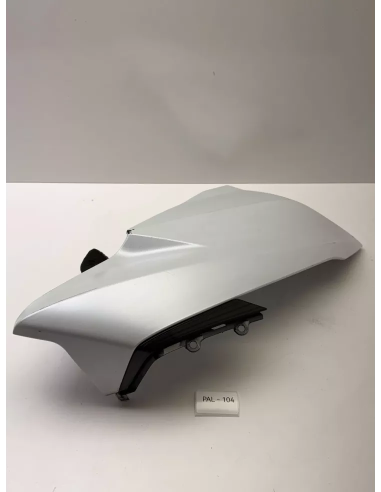 Flanc de carénage avant gauche origine blanc HONDA FORZA 125 2015 - 2018 – 64502-K40-F000