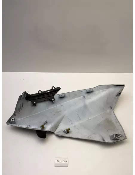 Flanc de carénage avant gauche origine blanc HONDA FORZA 125 2015 - 2018 – 64502-K40-F000
