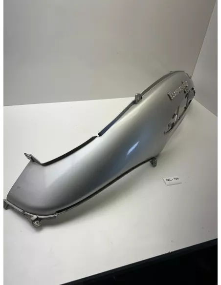 Coque arrière gauche origine PIAGGIO 125 Beverly 2001 - 2007 – 622340