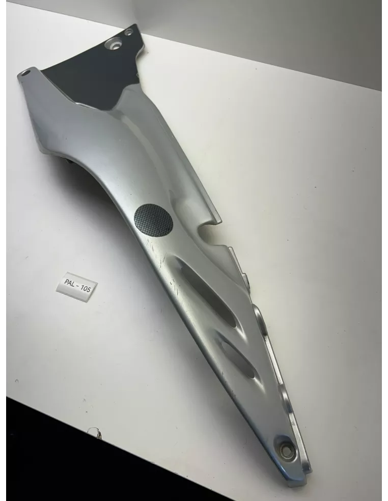 Flanc de selle gauche origine gris APRILIA PEGASO 650 1997 - 2004 – DIS.12870