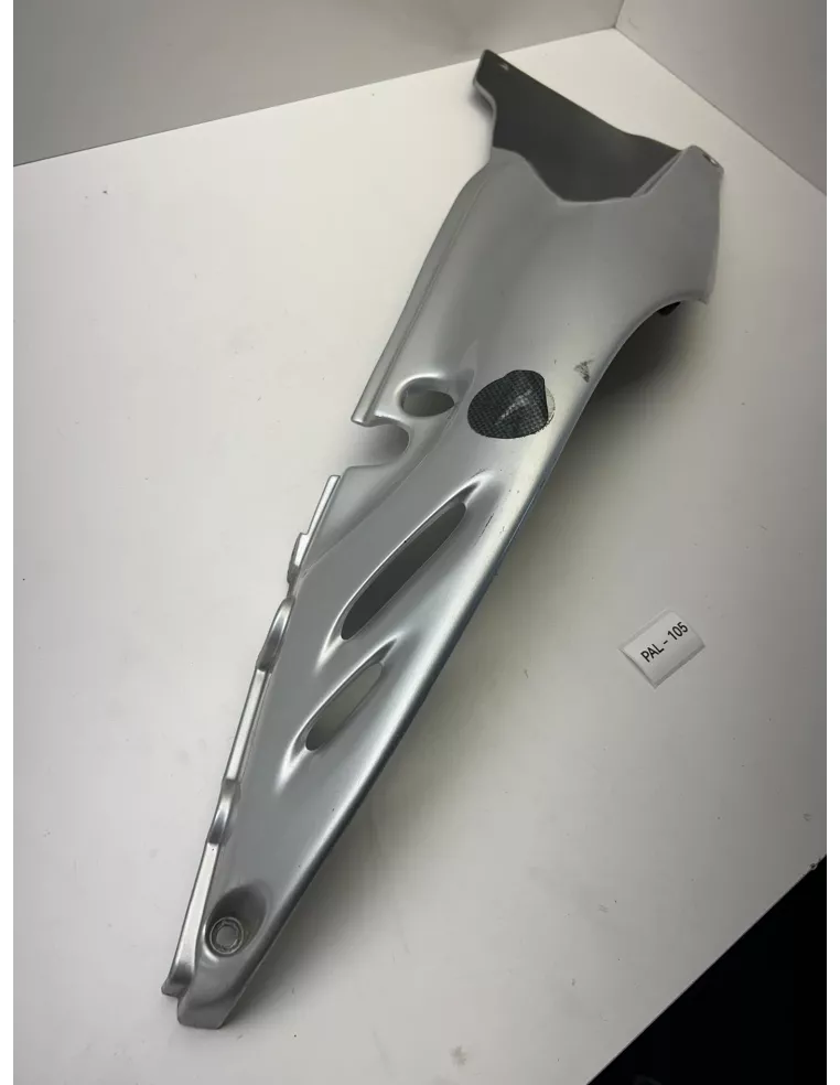 Flanc de selle droit origine gris APRILIA PEGASO 650 1997 - 2004 – AP8138952