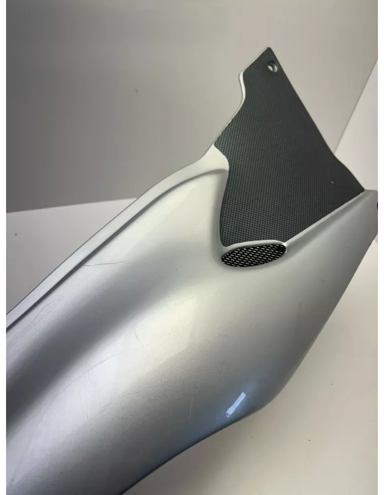Flanc de selle droit origine gris APRILIA PEGASO 650 1997 - 2004 – AP8138952