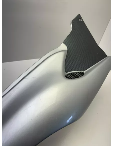 Flanc de selle droit origine gris APRILIA PEGASO 650 1997 - 2004 – AP8138952