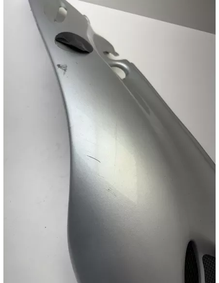 Flanc de selle droit origine gris APRILIA PEGASO 650 1997 - 2004 – AP8138952