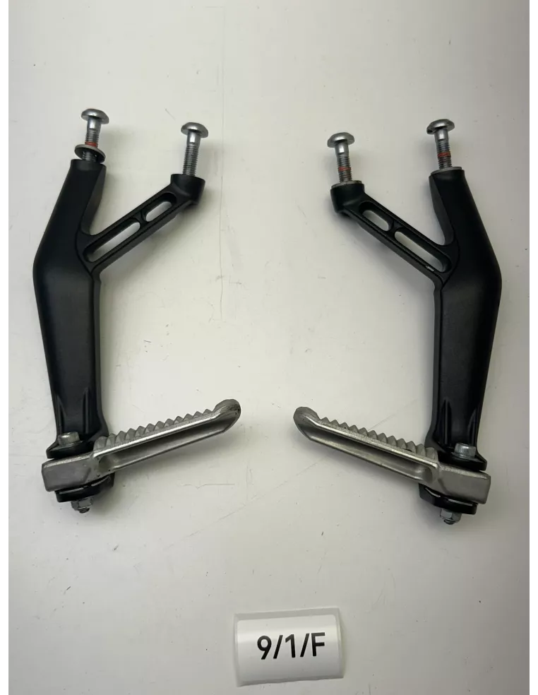 Supports de repose pieds passager droit et gauche origine YAMAHA R1 2015 - 2019 – 2CR-2741L-00 / 2CR-2742L-00