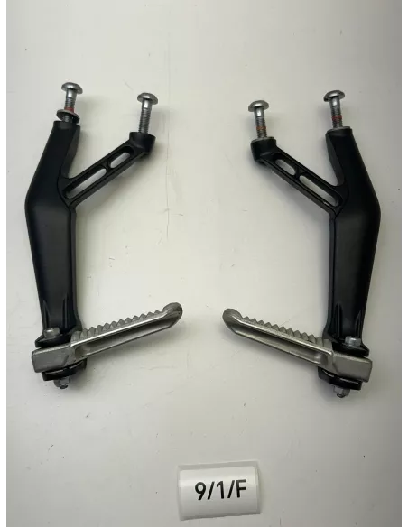 Supports de repose pieds passager droit et gauche origine YAMAHA R1 2015 - 2019 – 2CR-2741L-00 / 2CR-2742L-00