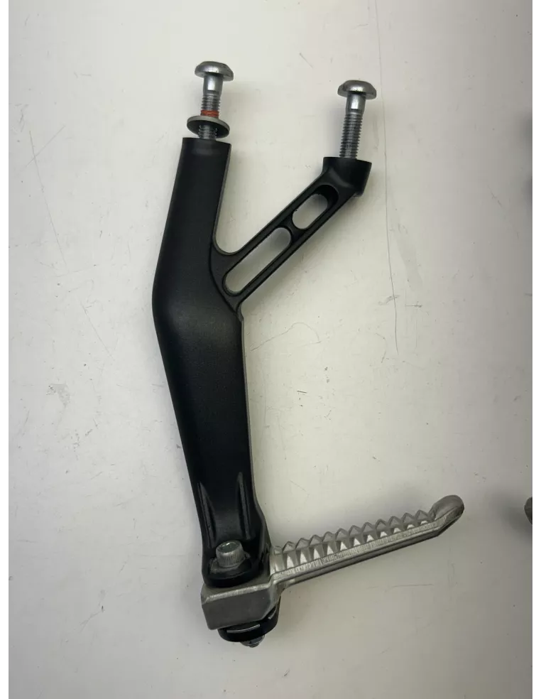 Supports de repose pieds passager droit et gauche origine YAMAHA R1 2015 - 2019 – 2CR-2741L-00 / 2CR-2742L-00