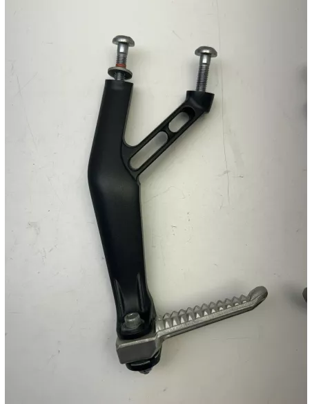 Supports de repose pieds passager droit et gauche origine YAMAHA R1 2015 - 2019 – 2CR-2741L-00 / 2CR-2742L-00