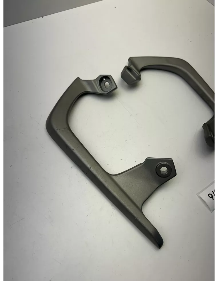 Poignée passager droite et gauche origine YAMAHA TRACER 900 2018 - 2020 – B5C-2474A-00 /  B5C-2474W-00