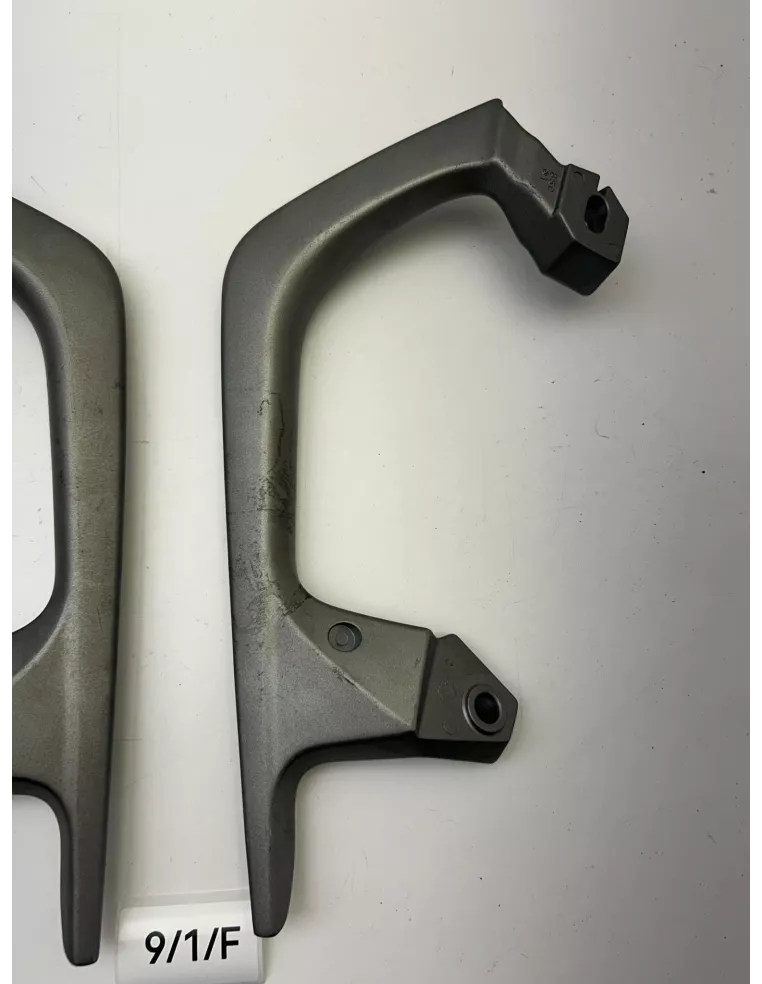Poignée passager droite et gauche origine YAMAHA TRACER 900 2018 - 2020 – B5C-2474A-00 /  B5C-2474W-00