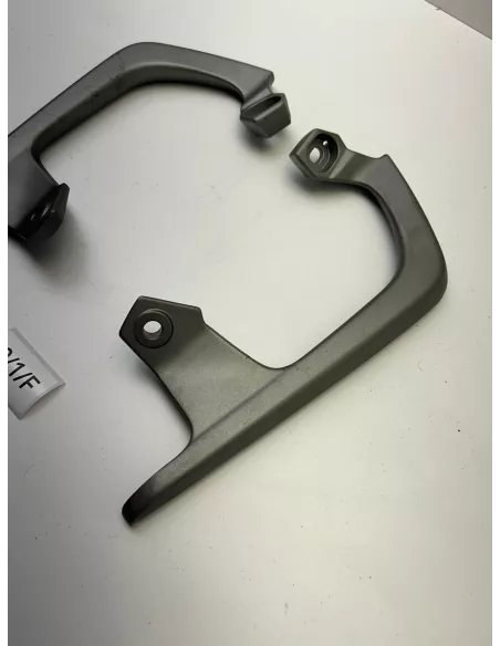Poignée passager droite et gauche origine YAMAHA TRACER 900 2018 - 2020 – B5C-2474A-00 /  B5C-2474W-00