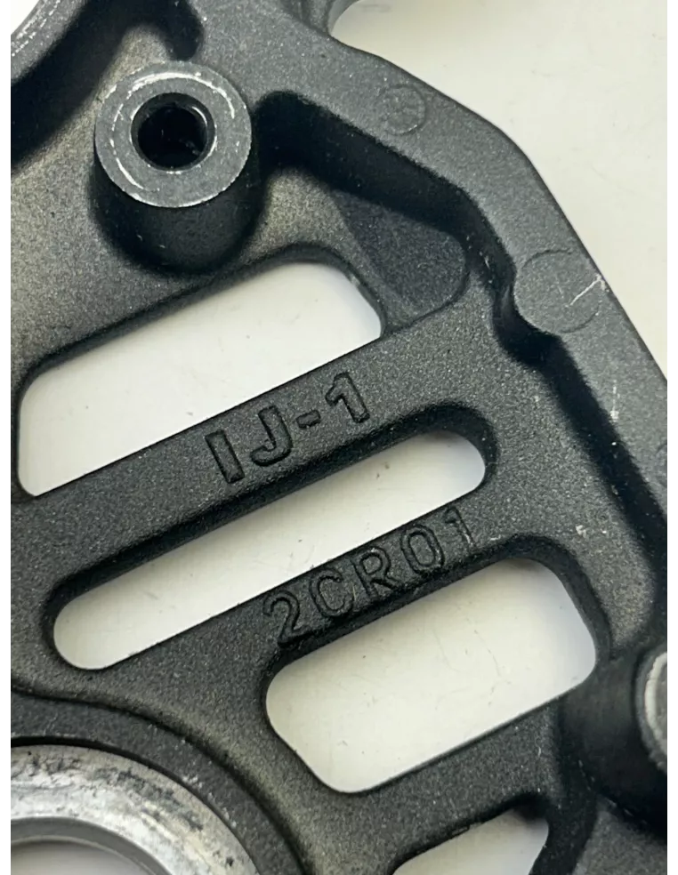 Té de fourche supérieur origine YAMAHA R1 2015 - 2026 – 2CR-23435-01