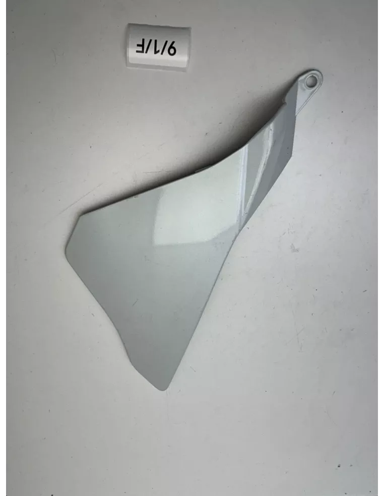 Cache sous réservoir gauche origine blanc YAMAHA R1 2015 - 2019 – 2CR-2842M-00