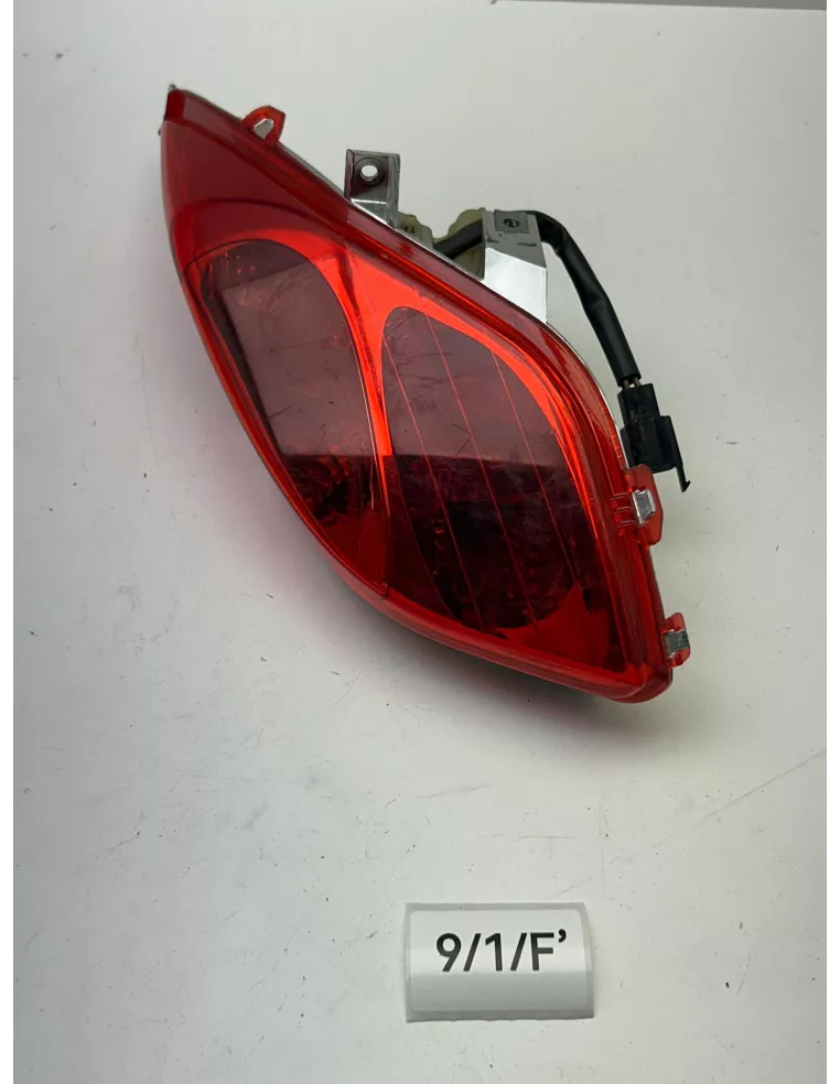 Bloc feu arrière et clignotant arrière gauche origine YAMAHA XMAX 125 2010 - 2013 – 37P-H4710-01
