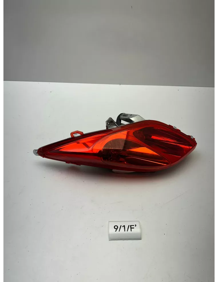 Bloc feu arrière et clignotant arrière gauche origine YAMAHA XMAX 125 2010 - 2013 – 37P-H4710-01