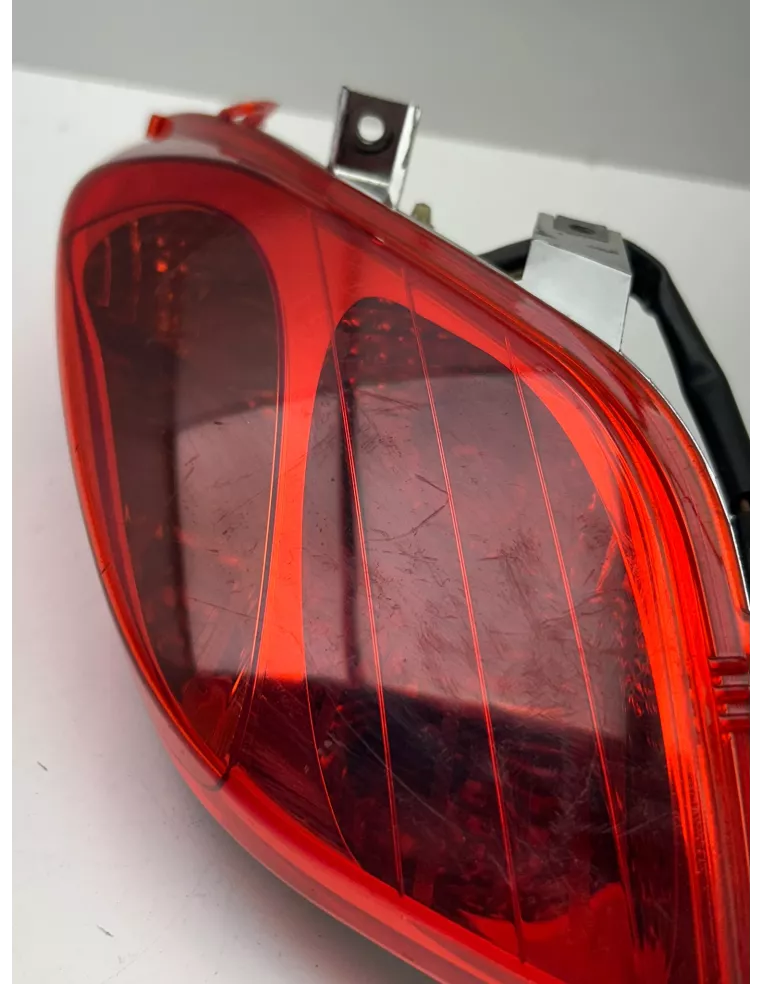 Bloc feu arrière et clignotant arrière gauche origine YAMAHA XMAX 125 2010 - 2013 – 37P-H4710-01