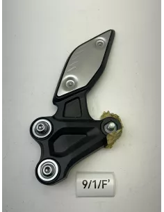 Platine de repose pied avant gauche YAMAHA FZ8 2011 - 2015 – 39P-27442-00 2