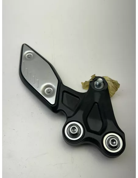 Platine de repose pied avant gauche YAMAHA FZ8 2011 - 2015 – 39P-27442-00