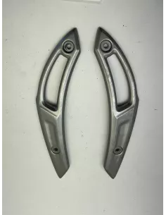 Paire de supports de garde boue arrière origine YAMAHA VMAX 1700 2009 - 2020 – 2S3-21643-00-00 / 2S3-21644-00-00