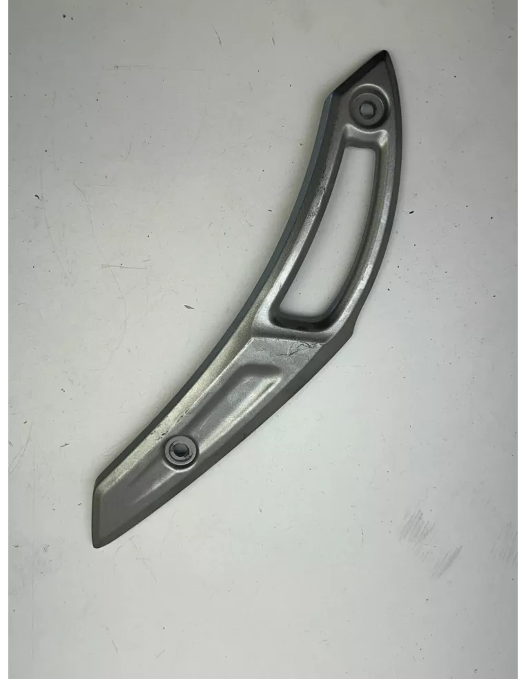Paire de supports de garde boue arrière origine YAMAHA VMAX 1700 2009 - 2020 – 2S3-21643-00-00 / 2S3-21644-00-00