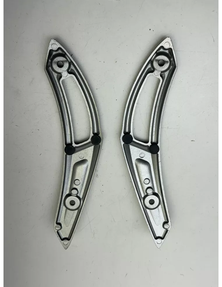 Paire de supports de garde boue arrière origine YAMAHA VMAX 1700 2009 - 2020 – 2S3-21643-00-00 / 2S3-21644-00-00