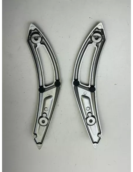 Paire de supports de garde boue arrière origine YAMAHA VMAX 1700 2009 - 2020 – 2S3-21643-00-00 / 2S3-21644-00-00