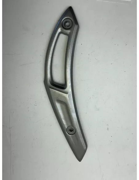 Paire de supports de garde boue arrière origine YAMAHA VMAX 1700 2009 - 2020 – 2S3-21643-00-00 / 2S3-21644-00-00