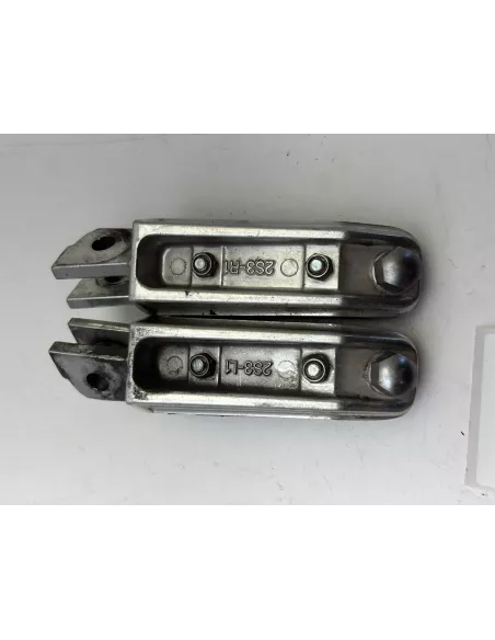 Paire de repose pieds pilote origine YAMAHA VMAX 1700 2009 - 2020 – 2S3-27411-00 / 2S3-27421-00