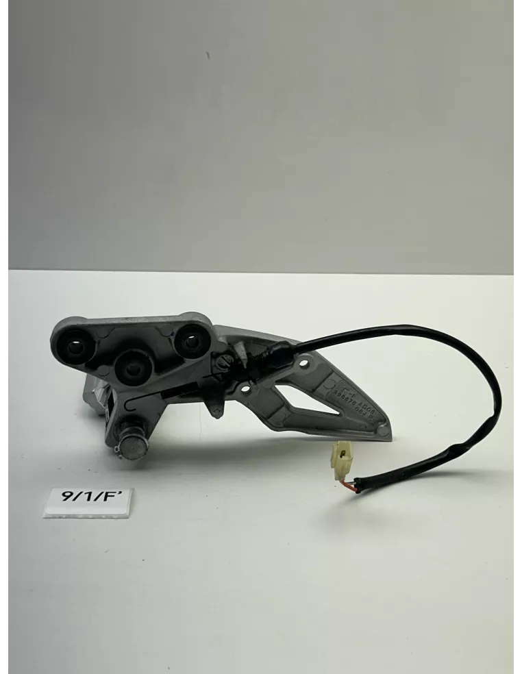Platine de repose pieds avant droite origine SUZUKI GSR 750 2011 - 2016 – 43510-08J00-000