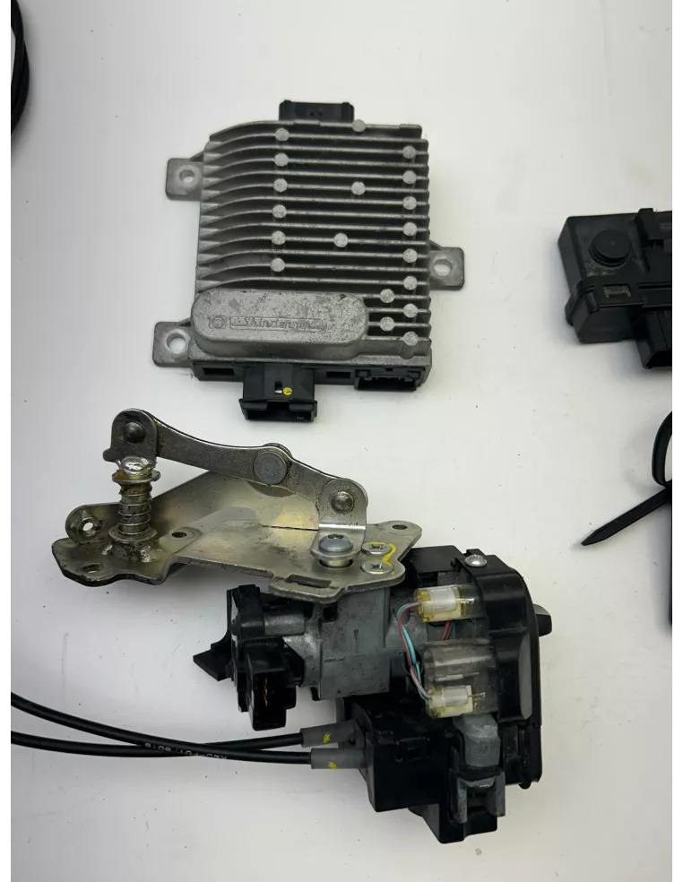Système complet de verrouillage et d'allumage sans clé origine HONDA FORZA 125 2015 - 2018 – 35010-K40-F01