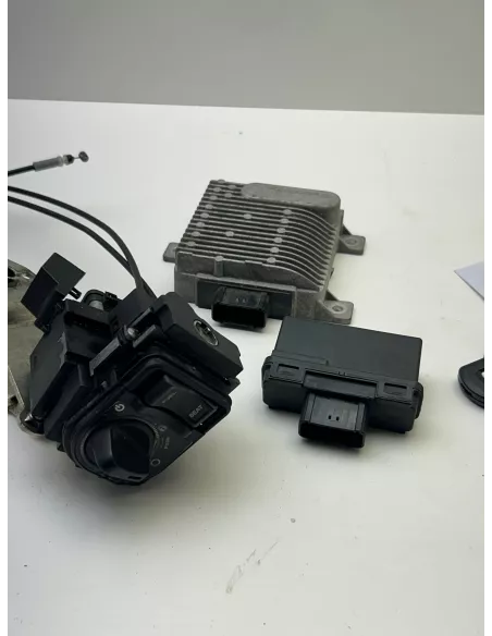 Système complet de verrouillage et d'allumage sans clé origine HONDA FORZA 125 2015 - 2018 – 35010-K40-F01
