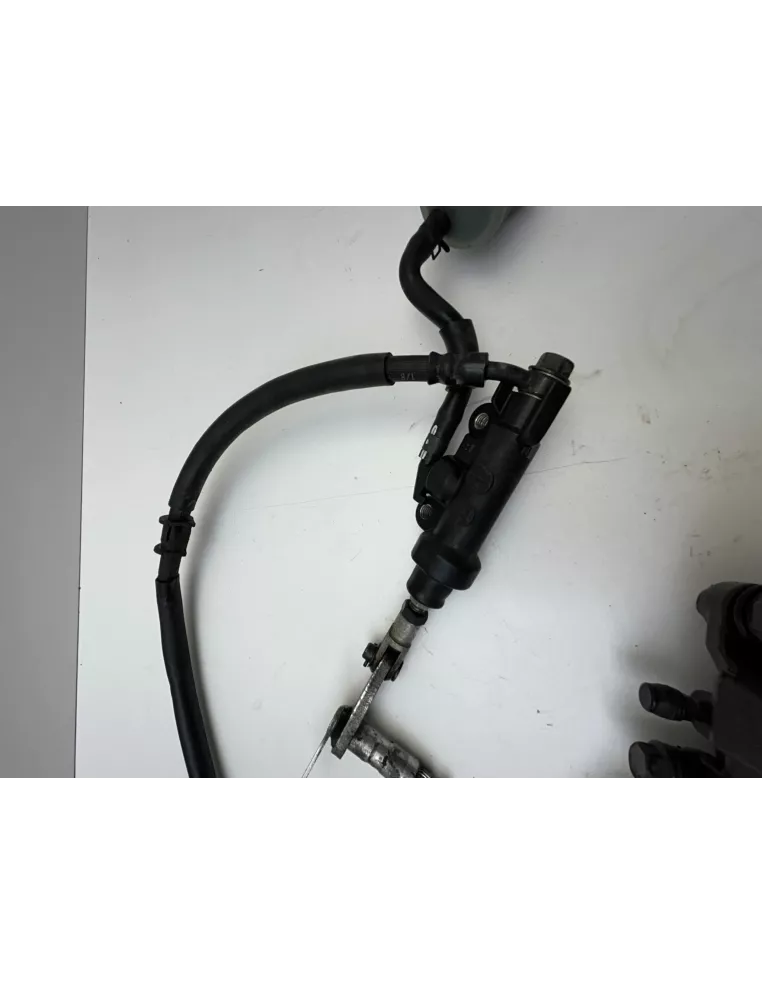 Etrier de frein arrière complet (avec platine) et maître cylindre (avec bocal) YAMAHA TDM 900 2002 - 2013 – 5PS-2580W-10 / 5PS-2