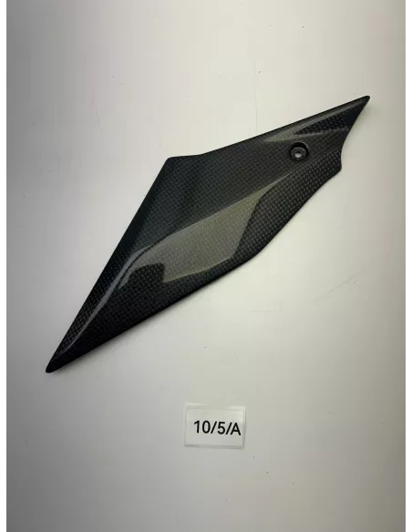 Panneau latéral droit sous réservoir en fibre de carbone LighTech YAMAHA R1 2015 - 2019 – CARY5080