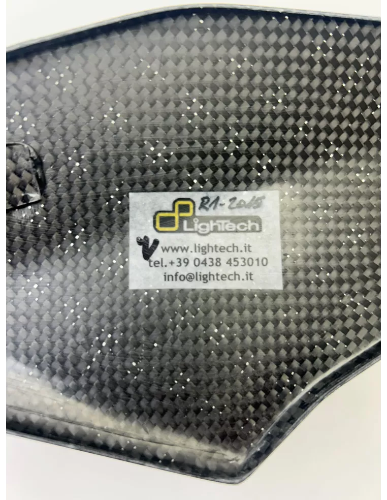 Panneau latéral droit sous réservoir en fibre de carbone LighTech YAMAHA R1 2015 - 2019 – CARY5080
