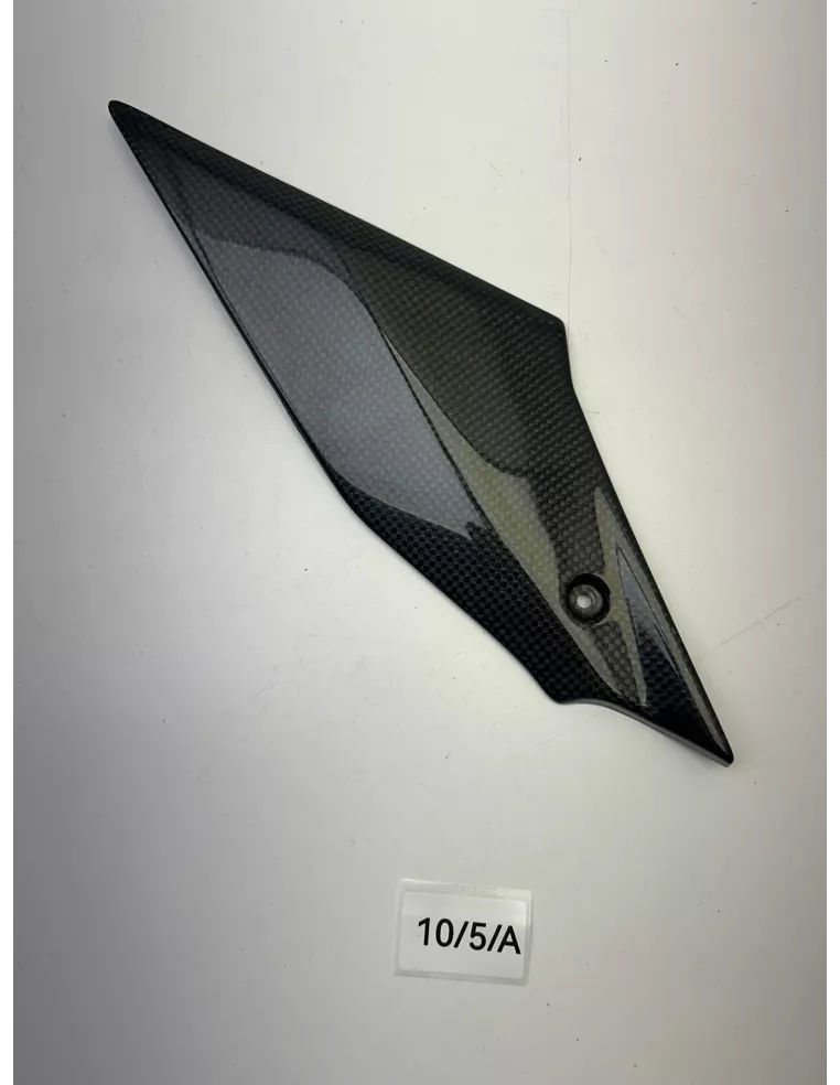 Panneau latéral droit sous réservoir en fibre de carbone LighTech YAMAHA R1 2015 - 2019 – CARY5080