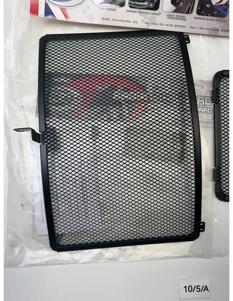 Grille de radiateur de refroidissement et d'huile R&G YAMAHA R1 2015 - 2024 – RAD0253BK / OCG0023BK