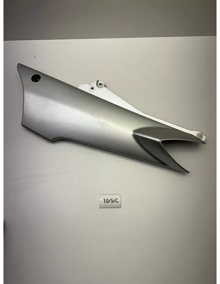 Flanc latéral droit sous selle origine gris YAMAHA FJR 1300 2001 - 2005 – 5JW-21721-00